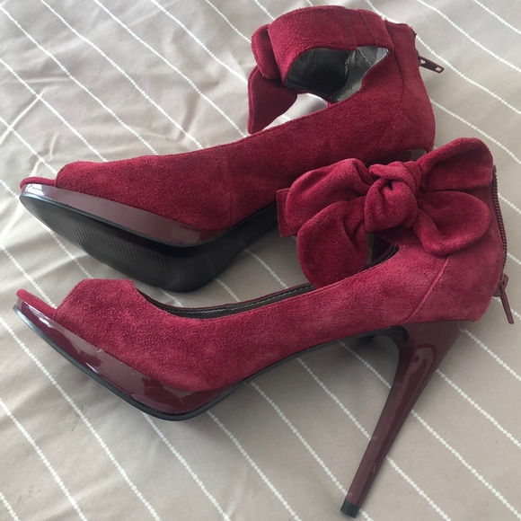 Carlos Santana Libation suede heels. - Picture 5 of 8